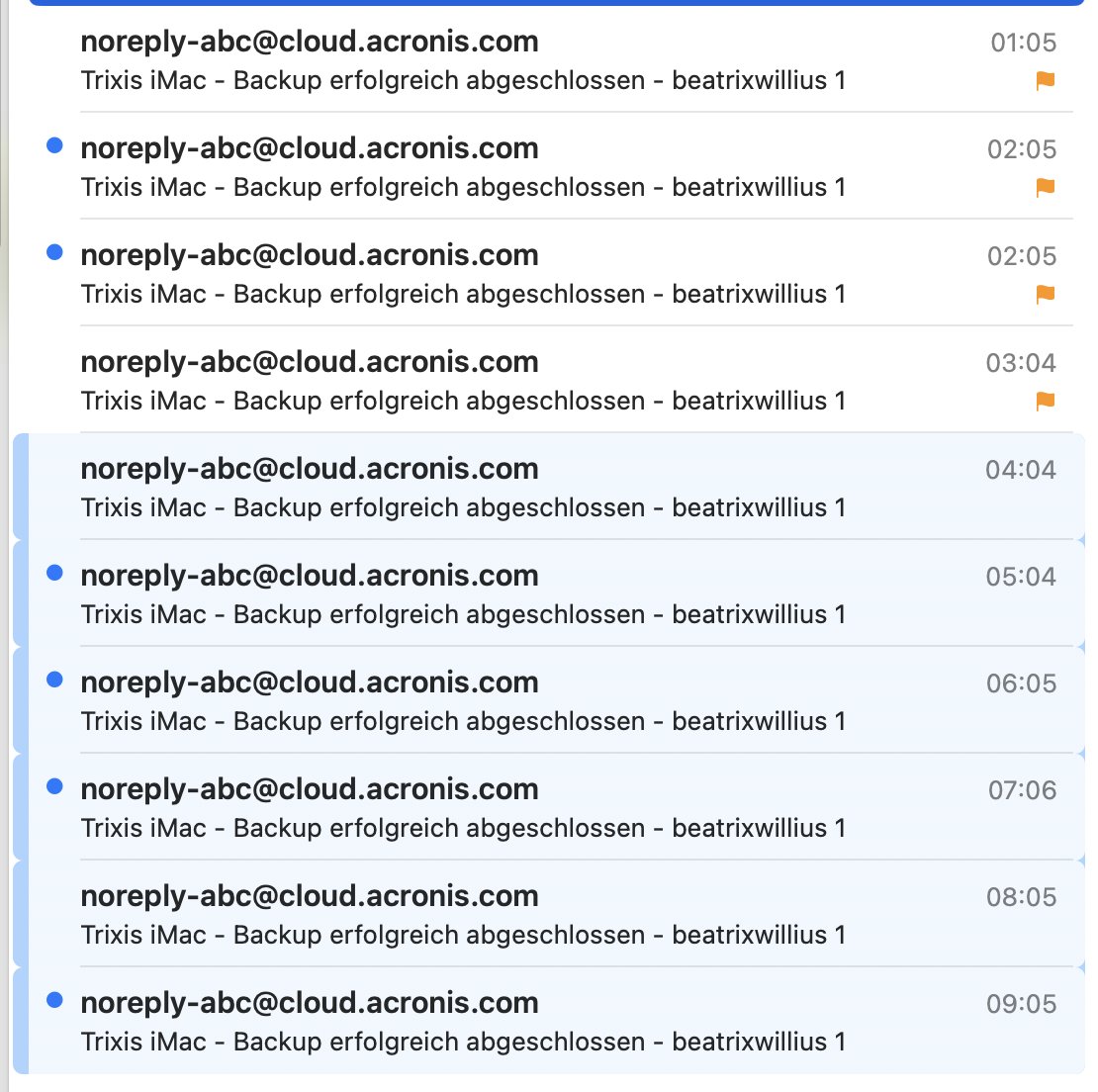 Emails with flags and colored backgrounds in Mail